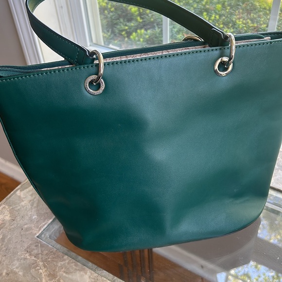 Guess Forest Green -  Quilted Purse Handbag - Picture 6 of 7